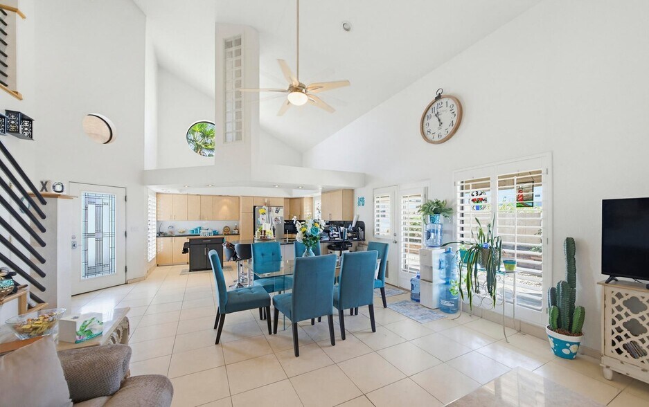 More Photos Of 4501 London Bridge Rd, Lake Havasu City Restaurant For Sale