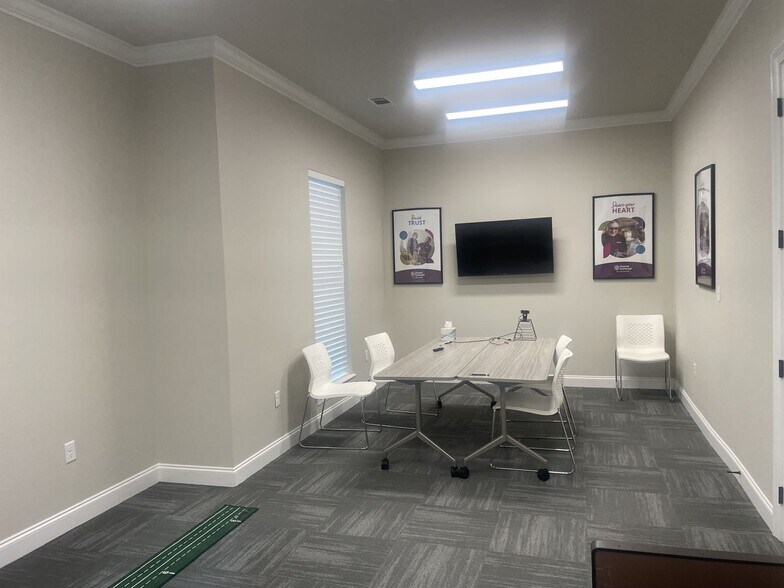 More Photos Of 1201 S Purpera Ave, Gonzales Office For Lease