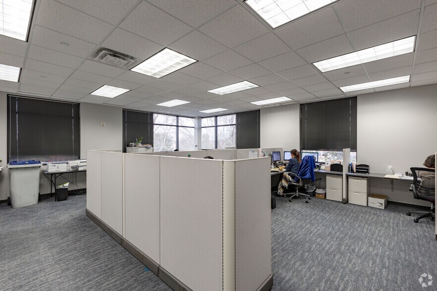 More Photos Of 12300 Dundee Ct, Cypress Unknown For Lease