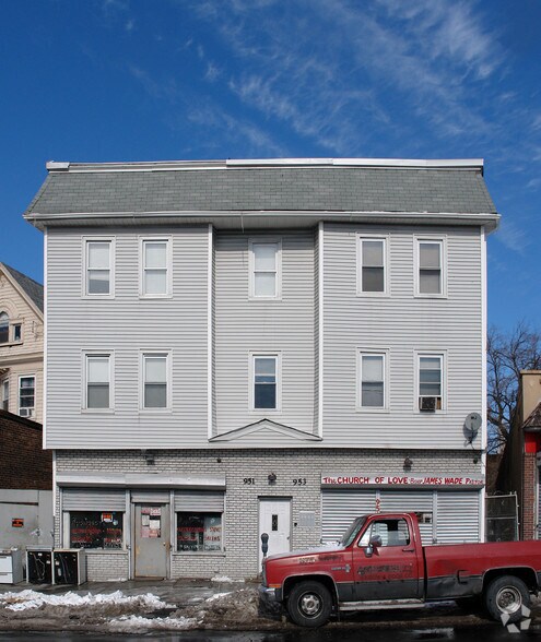 More Photos Of 951-953 Clinton Ave, Irvington Storefront Retail Residential For Lease