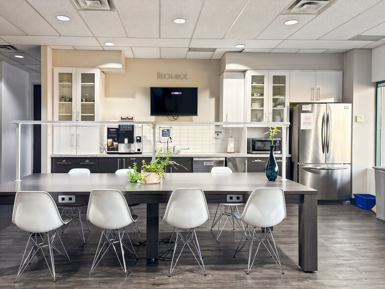 More Photos Of 7404 King George Blvd, Surrey Coworking Space