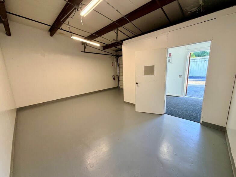 More Photos Of 540 N State Road 434, Altamonte Springs Self Storage For Sale