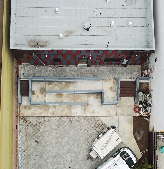 More Photos Of 2909 E 1st St, Los Angeles Office For Sale