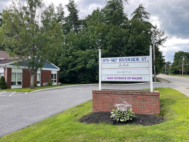 More Photos Of 979-987 Riverside St, Portland Distribution For Lease