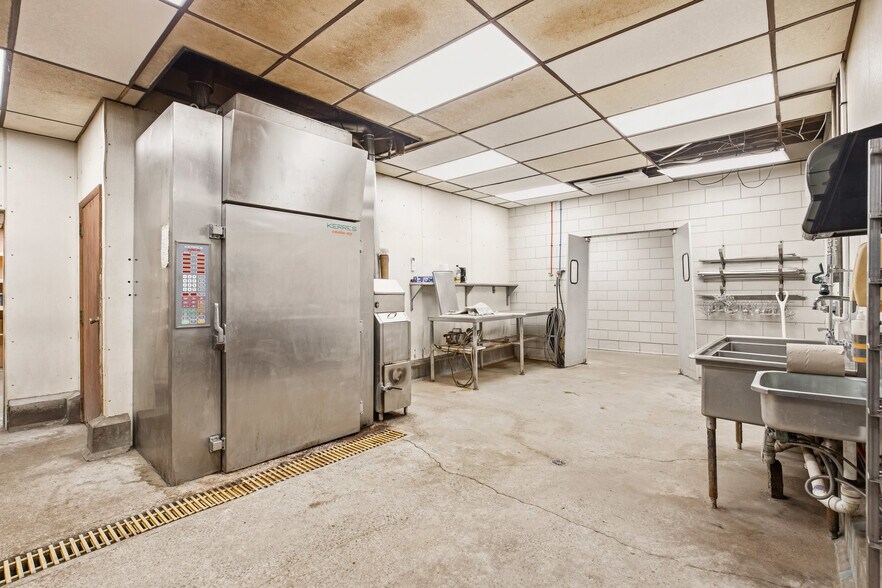 More Photos Of 1908 Water Level Rd, Somerset Specialty For Sale