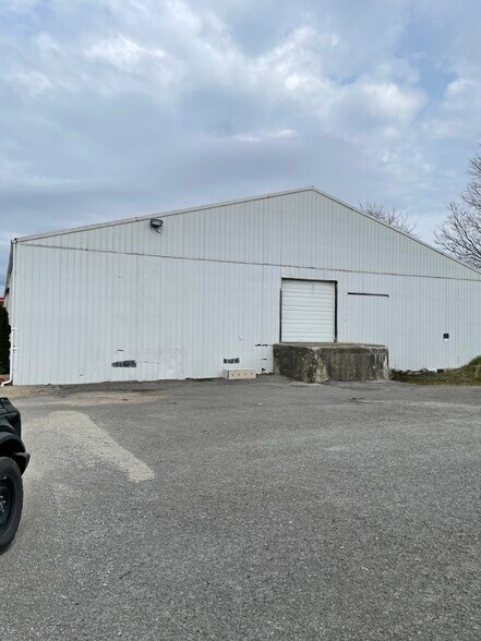 More Photos Of 3078 Point Marion Rd, Morgantown Warehouse For Lease