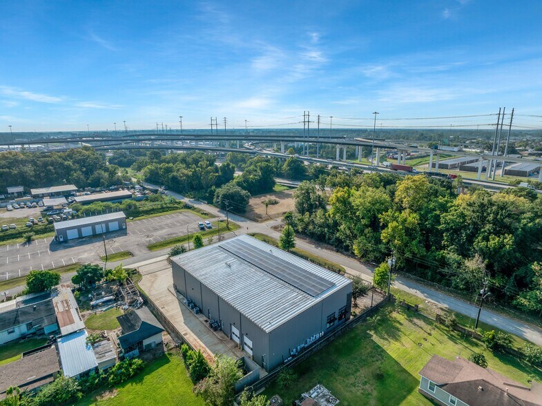 More Photos Of 5939 Albert Dr, Humble Light Distribution For Sale