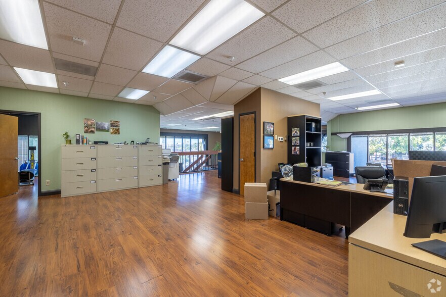 More Photos Of 1192 Vanderbilt Cir, Manteca Warehouse For Lease