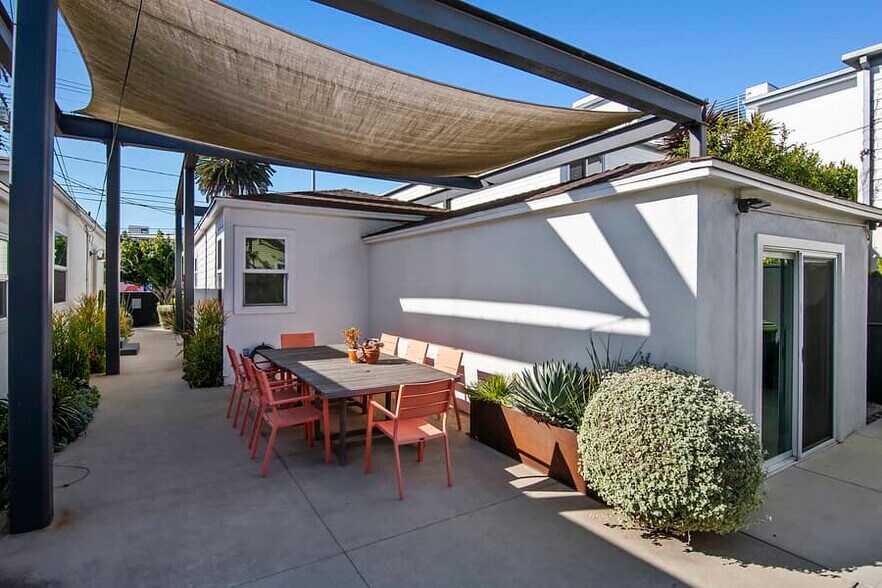 More Photos Of 718-720 Hampton Dr, Venice Office For Sale