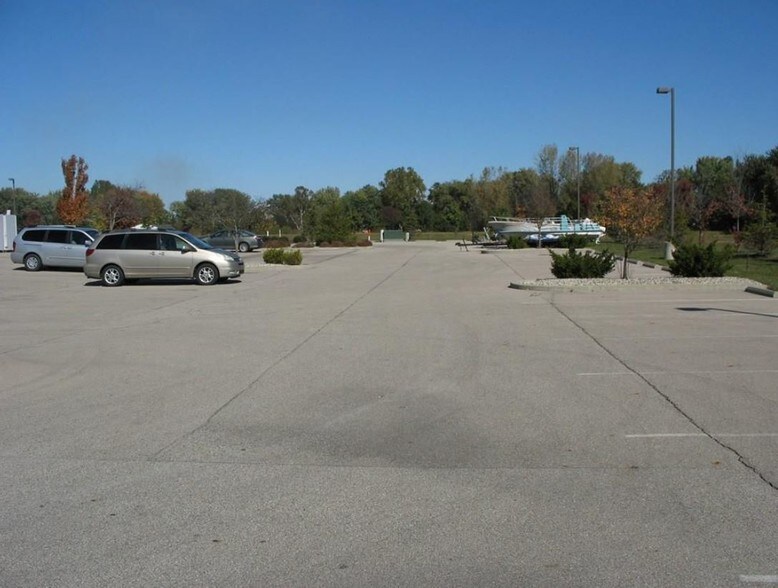 More Photos Of 554 Pit Rd, Brownsburg Light Distribution For Lease