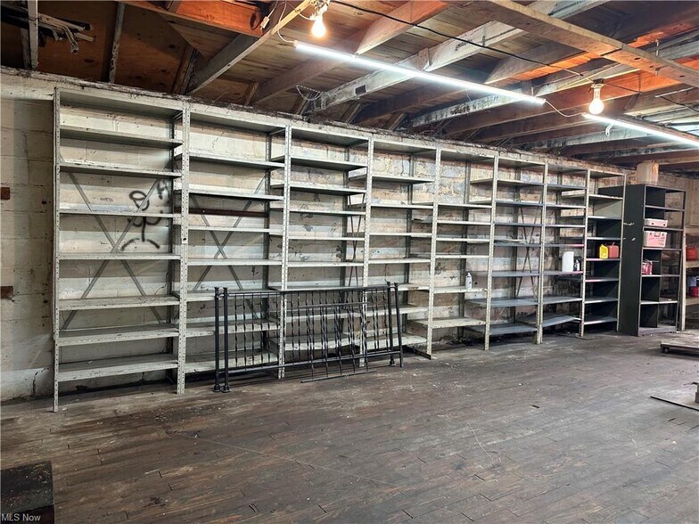 More Photos Of 1301 Brownell Ave, Lorain Service For Sale