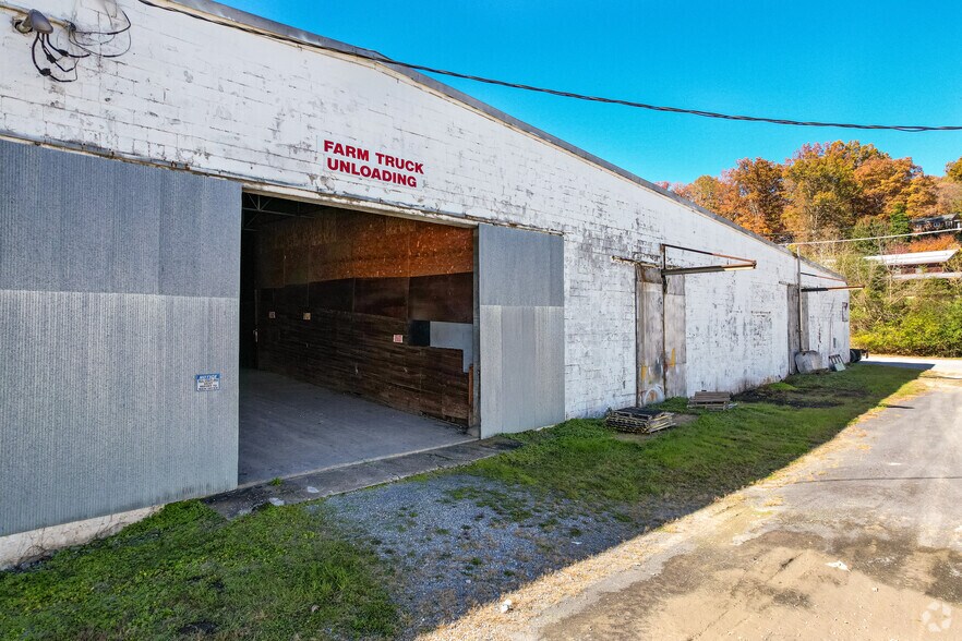 More Photos Of 147 Warehouse St, Weber City Warehouse For Lease
