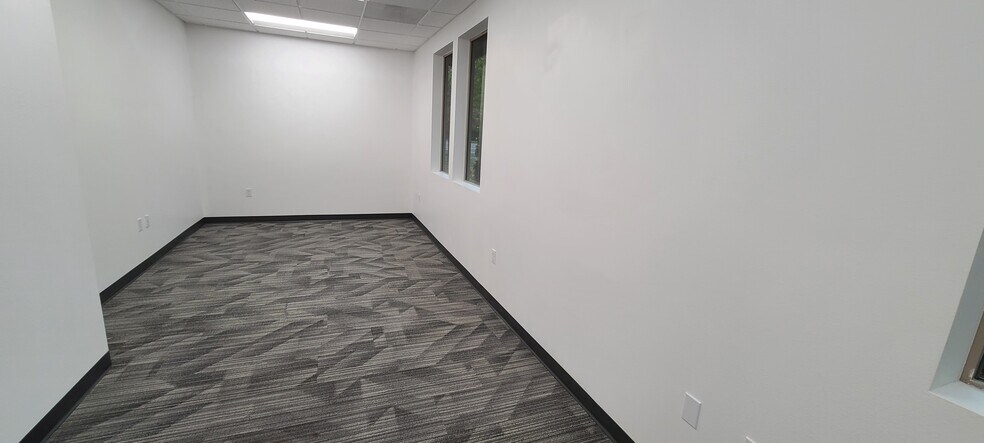More Photos Of 2025 Madrona Ave SE, Salem Office For Lease