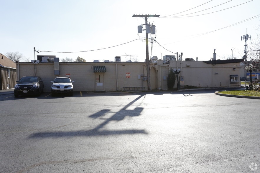 More Photos Of 440 Ogden Ave, Downers Grove Freestanding For Sale