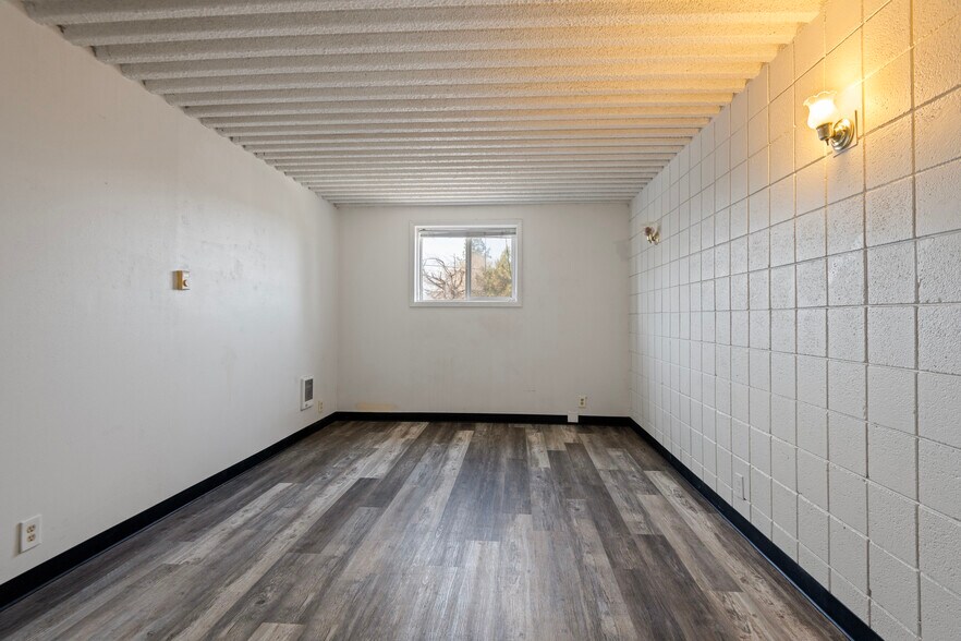 More Photos Of 165 SE Buff St, Madras Apartments For Sale