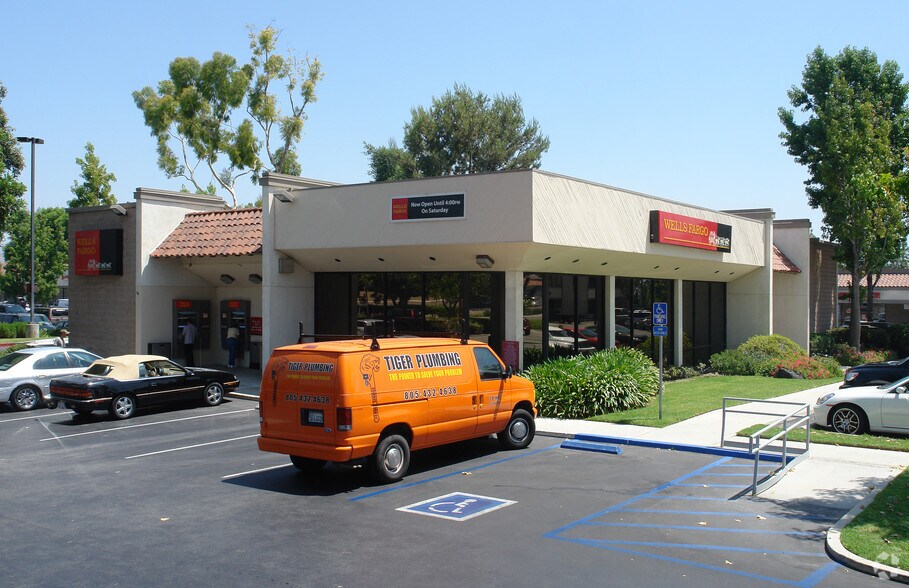 More Photos Of 2720-2836 Cochran St, Simi Valley Unknown For Lease