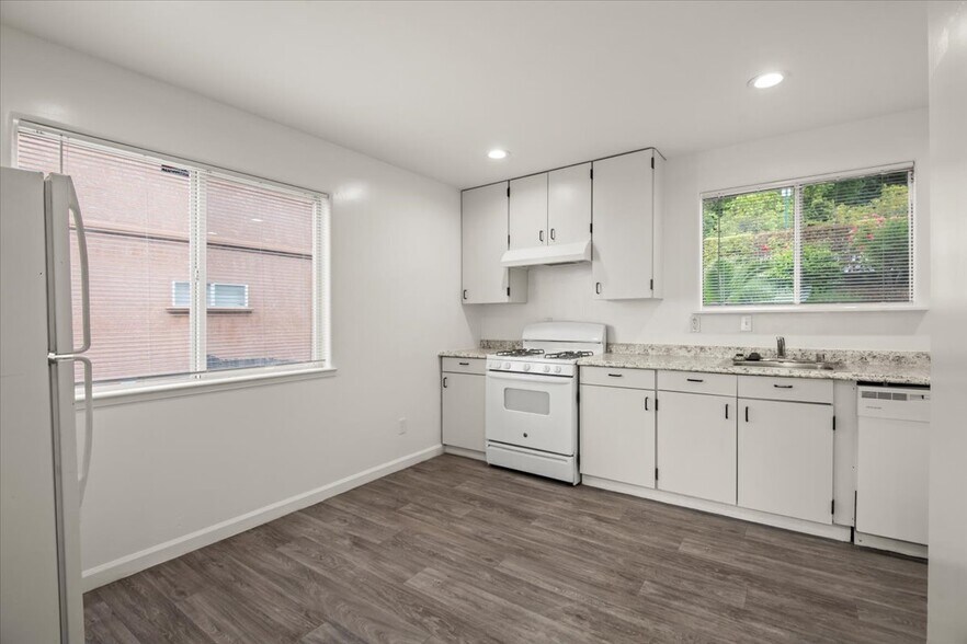 More Photos Of 25583 Spring Dr, Hayward Multifamily For Sale