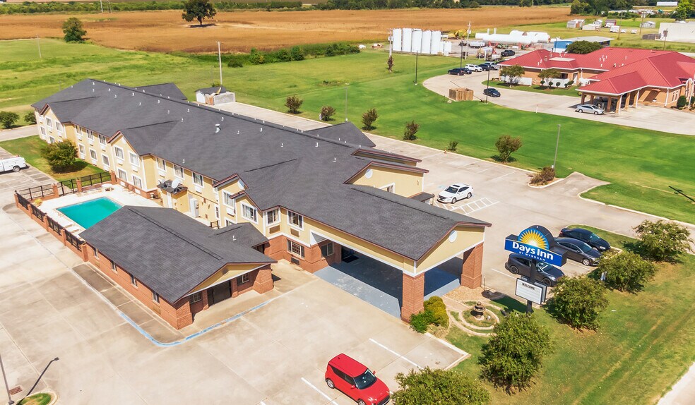 More Photos Of 912 US Highway 65/82 South, Lake Village Hotel For Sale