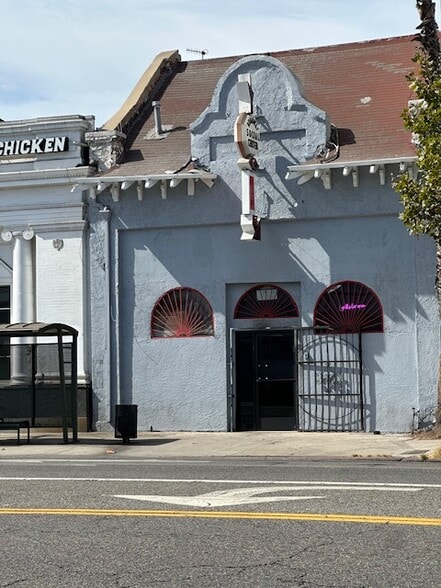 More Photos Of 2205 N Broadway, Los Angeles Bar For Sale