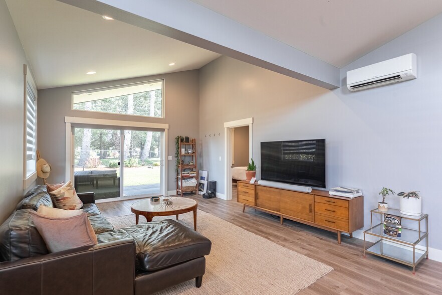 More Photos Of 914 Citadel Dr, Everson Office Residential For Sale