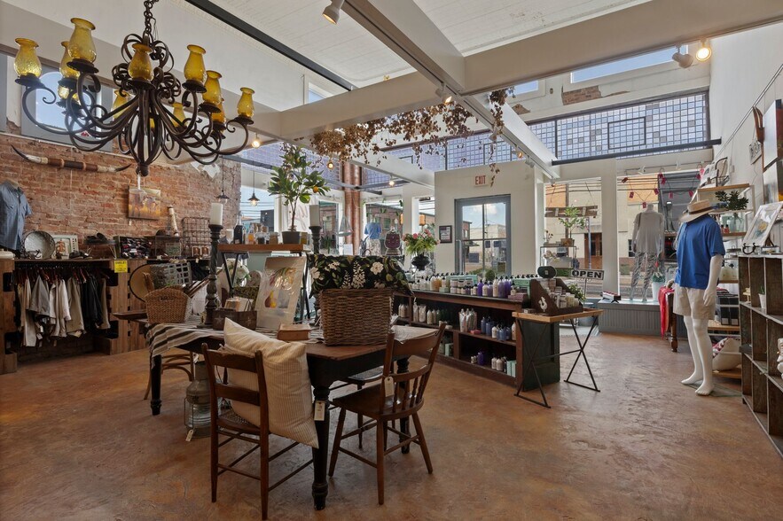 More Photos Of 219 N Main St, Winnsboro Storefront For Sale