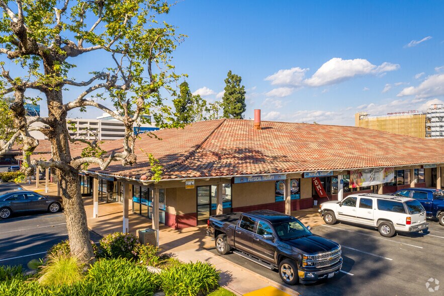 More Photos Of 1111 W Town and Country Rd, Orange Medical For Lease