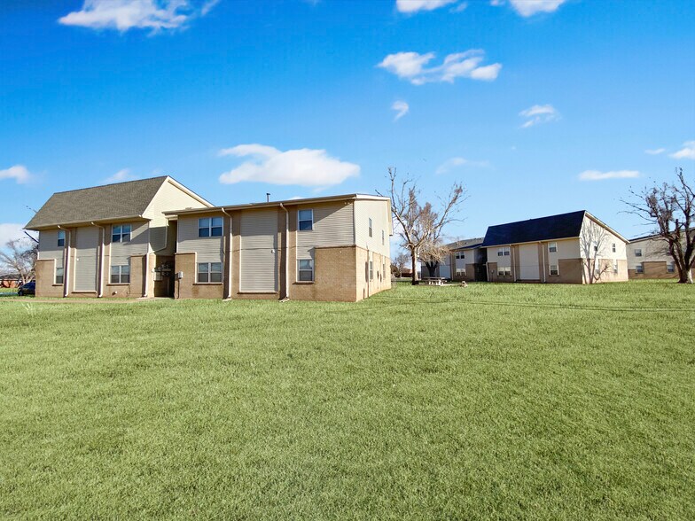 Primary Photo Of 500 S Leach Ave, Watonga Apartments For Sale