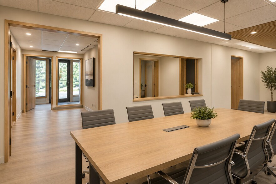 More Photos Of 20 Taylor St, Littleton Showroom For Lease