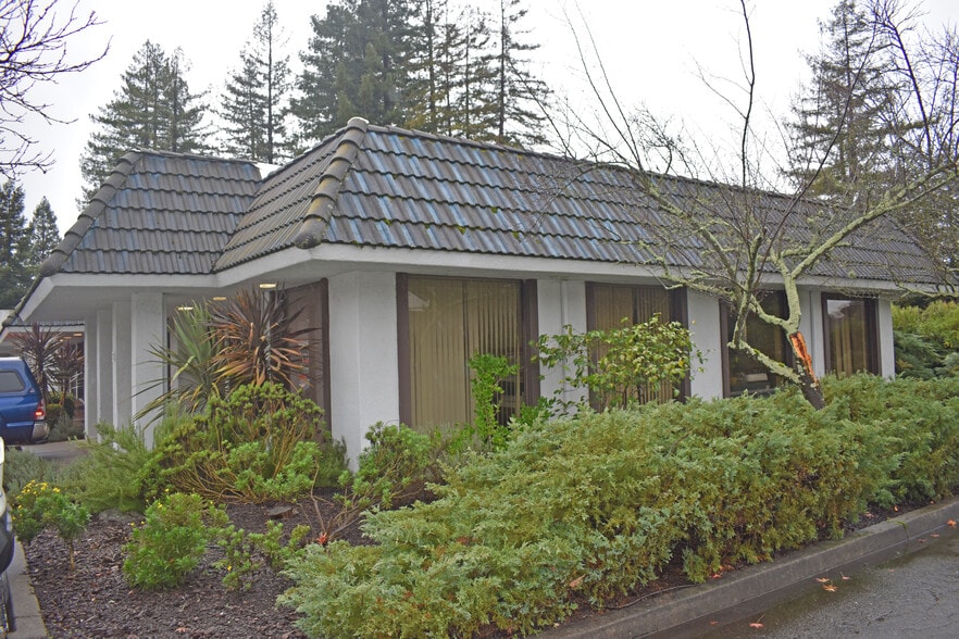 More Photos Of 100-114 Wikiup Dr, Santa Rosa Office For Lease