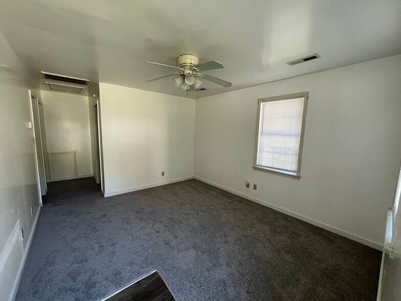 More Photos Of 172 McKeever St, Petersburg Multifamily For Sale