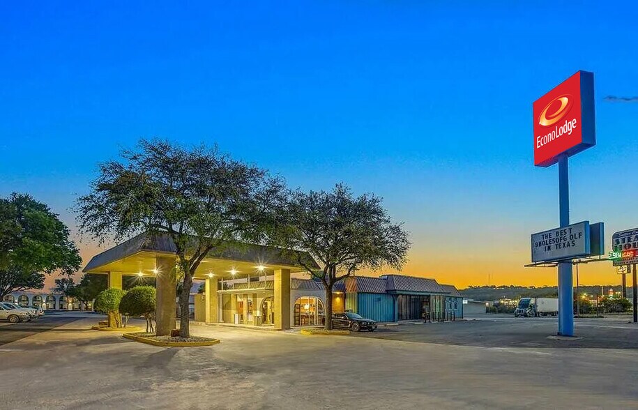More Photos Of 1312 N Service Rd, Sonora Hotel For Sale