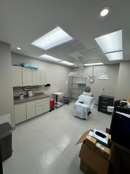 More Photos Of 4851-4899 Bill Gardner Pky, Locust Grove Medical For Lease