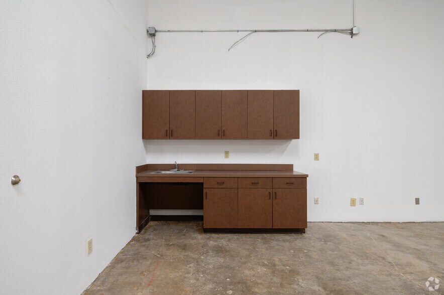 More Photos Of 7415 Whitehall St, Richland Hills Light Distribution For Lease