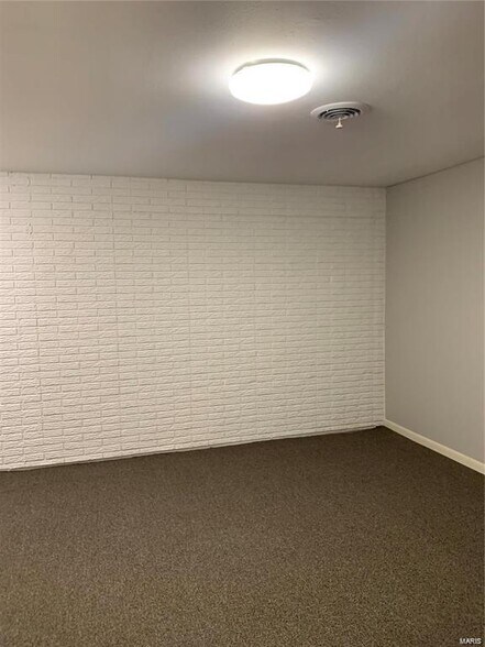 More Photos Of 2300-2314 W Osage St, Pacific Freestanding For Lease