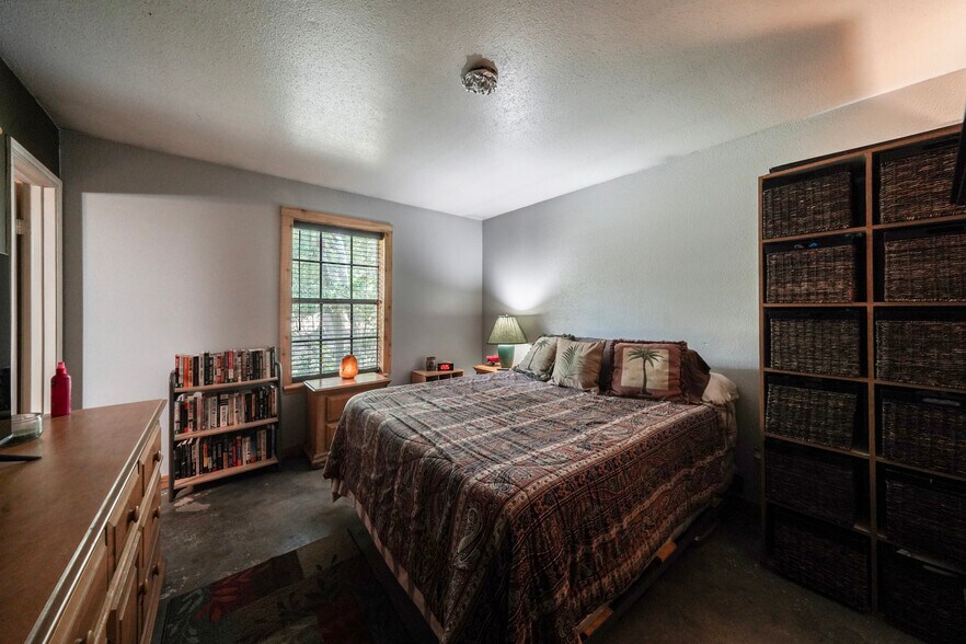 More Photos Of 19493 Keenan Cut Off Rd, Montgomery Office Residential For Sale