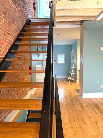 More Photos Of 3237 Eastern Ave, Baltimore Office For Lease