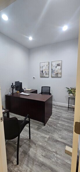 More Photos Of 7223 N Manhattan Ave, Tampa Office For Lease