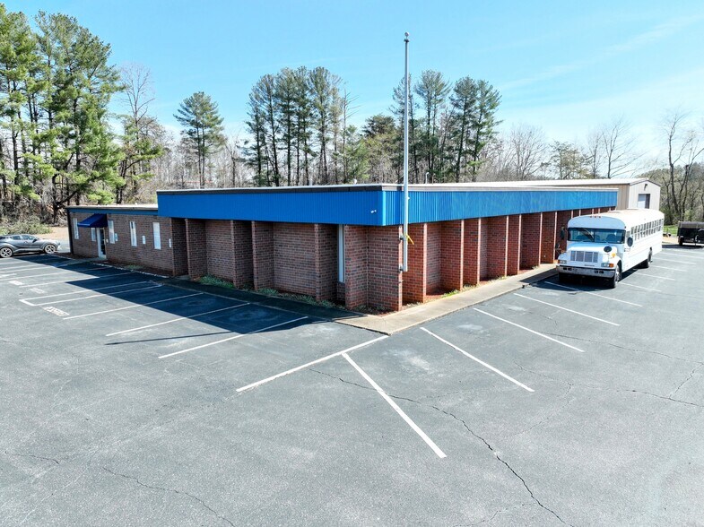 More Photos Of 315 Burke Dr, Morganton Light Manufacturing For Sale