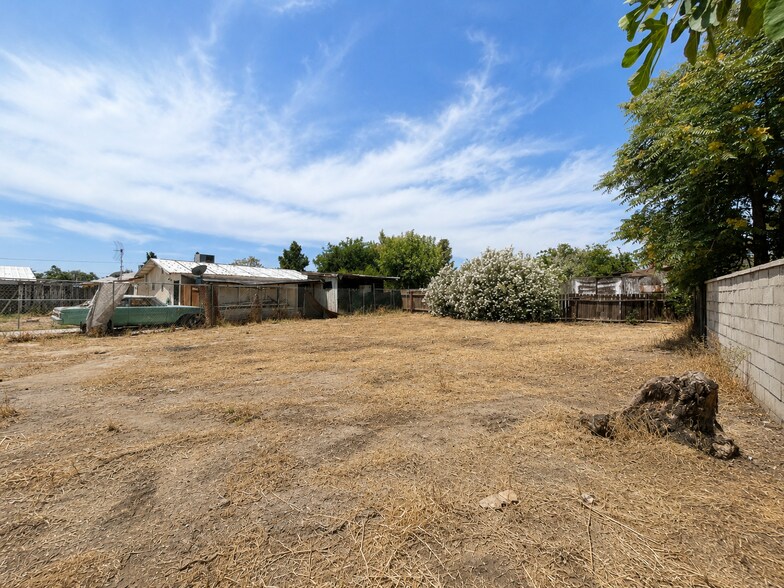 More Photos Of 1907 S J St, Bakersfield Multifamily For Sale
