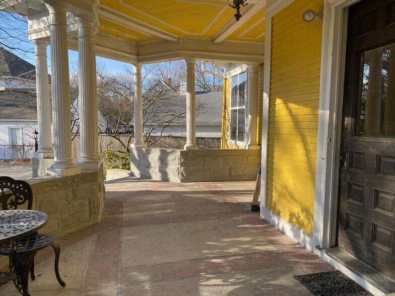 More Photos Of 2144 Broad St, Cranston Office For Lease