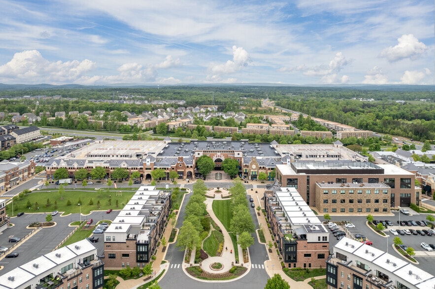 More Photos Of 42385-42395 Ryan Rd, Brambleton Unknown For Lease