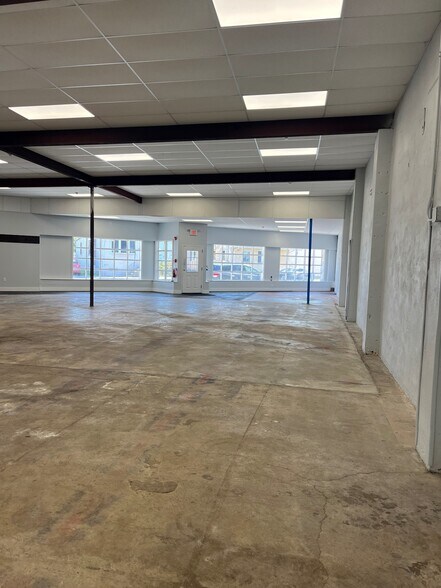 More Photos Of 337-343 S Broadway, Gloucester City Distribution For Lease