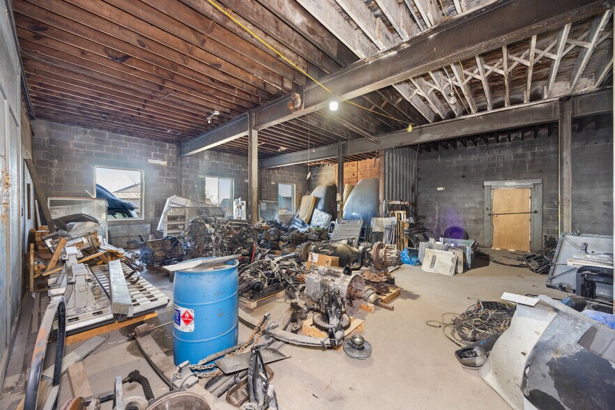 More Photos Of 406 N Union St, Dwight Truck Terminal For Lease