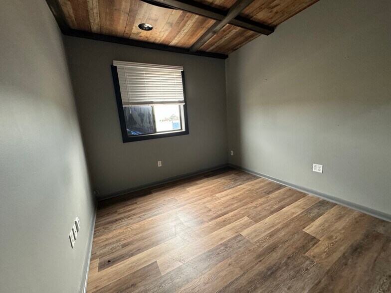 More Photos Of 1726 E Church St, Jacksonville Coworking Space