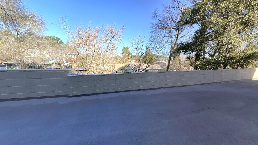 More Photos Of 911 Moraga Rd, Lafayette Medical For Lease