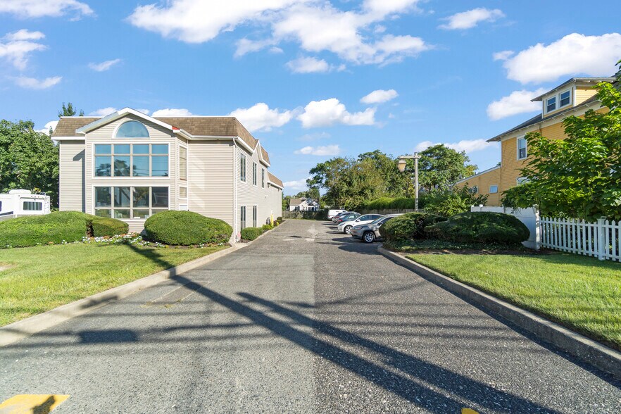 More Photos Of 410 S Main St, Pleasantville Office For Sale