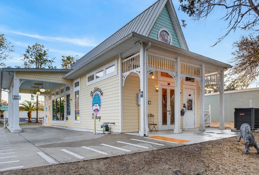 More Photos Of 197 E Church St, Deland Restaurant For Sale