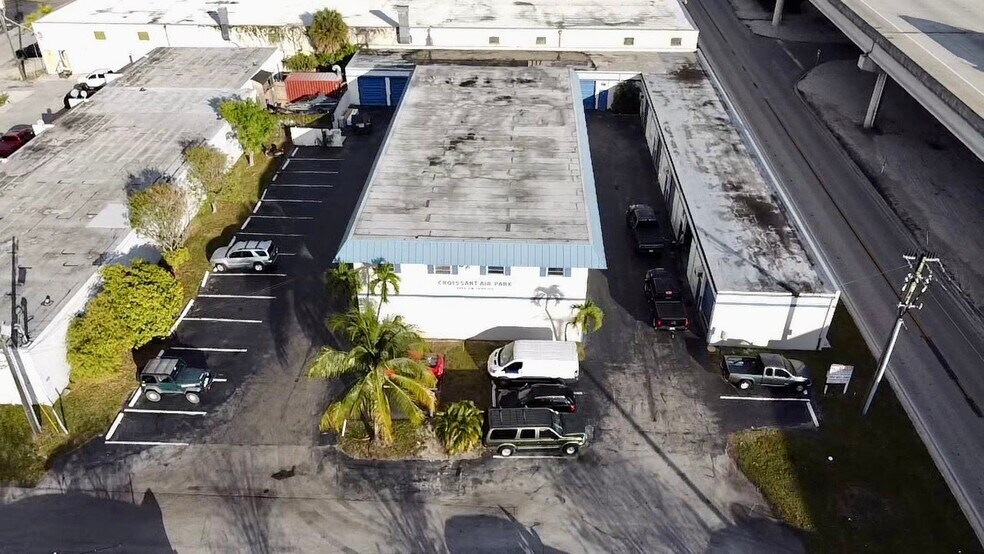 More Photos Of 3350 SW 3rd Ave, Fort Lauderdale Showroom For Sale