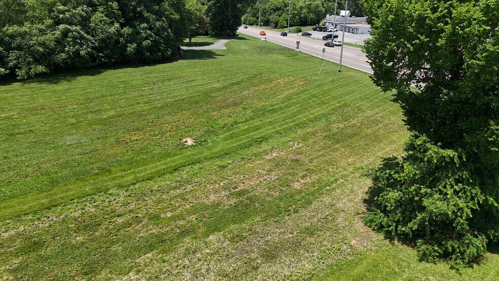 More Photos Of 5207 N Roan St, Gray Specialty For Sale
