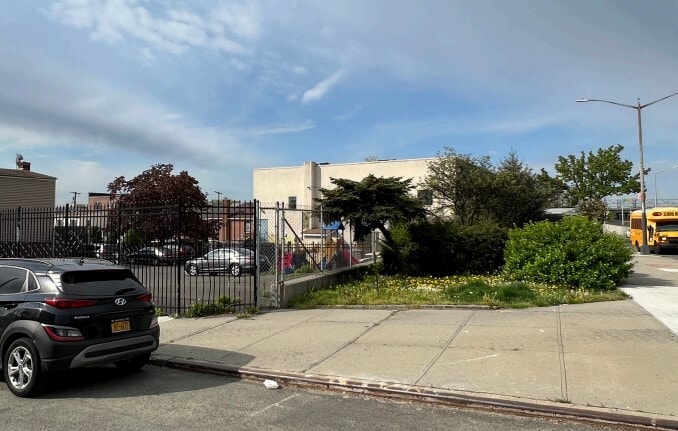 More Photos Of 2778 Bruckner Blvd, Bronx Office For Sale